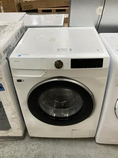 Lot 318  
            Chesterfield SR38 - Collection or Optional Delivery Available 

                
SAMSUNG SERIES 6 9KG WASHING MACHINE IN WHITE - MODEL NO. WW90DG6U25LEU1 - ORIGIN...