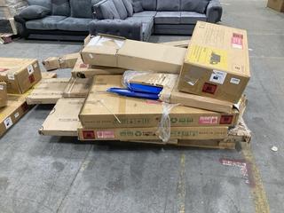 Lot 389  
            Chesterfield SR38 - Collection or Optional Delivery Available 

                
PALLET OF ASSORTED ITEMS TO INCLUDE WARDROBE PART IN WHITE (LOCATION: SR38 A9) (K...