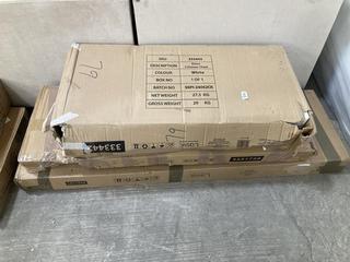 Lot 425  
            Chesterfield SR38 - Collection or Optional Delivery Available 

                
3 X ASSORTED ITEMS TO INCLUDE RIANO 5 DRAWER CHEST IN WHITE (LOCATION: SR38 A9)