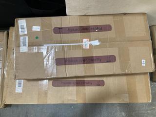 Lot 426  
            Chesterfield SR38 - Collection or Optional Delivery Available 

                
WORK DESK STATION IN WHITE (LOCATION: SR38 A9)