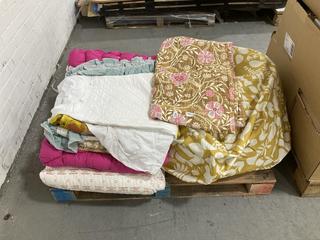 Lot 634  
            Chesterfield SR38 - Collection or Optional Delivery Available 

                
PALLET OF ASSORTED ITEMS TO INCLUDE BED THROW IN PINK (LOCATION: SR38 A4) (KERBSI...