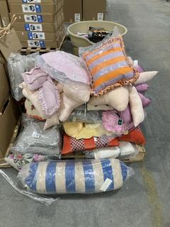 Lot 641  
            Chesterfield SR38 - Collection or Optional Delivery Available 

                
PALLET OF ASSORTED ITEMS TO INCLUDE CUSHION IN PINK AND PURPLE (LOCATION: SR38 A4...