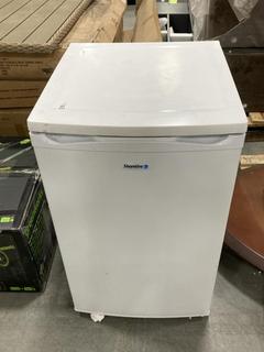 Lot 655  
            Chesterfield SR38 - Collection or Optional Delivery Available 

                
SHORELINE DC FREEZER IN WHITE (LOCATION: SR38 A4)