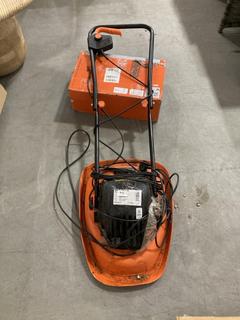 Lot 685  
            Chesterfield SR38 - Collection or Optional Delivery Available 

                
2 X ASSORTED ITEMS TO INCLUDE BLACK AND DECKER PATIO CLEANER (LOCATION: SR38 B9)