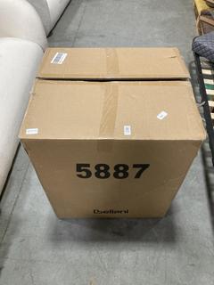 Lot 711  
            Chesterfield SR38 - Collection or Optional Delivery Available 

                
BELIANI ARMCHAIR ALBY VELVET DARK GREEN - ITEM NO. 5887 - ORIGINAL RRP £119.99 (L...