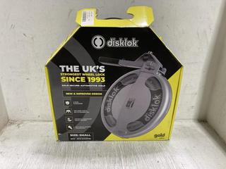 Lot 1033  
            Chesterfield SR45 - Parcel Delivery Only 

                
DISKLOK WHEEL LOCK GOLD EDITION SIZE S ORIGINAL RRP £169 (LOCATION: C1)