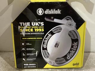 Lot 1046  
            Chesterfield SR45 - Parcel Delivery Only 

                
DISKLOK WHEEL LOCK GOLD EDITION SIZE S ORIGINAL RRP £169 (LOCATION: C2)