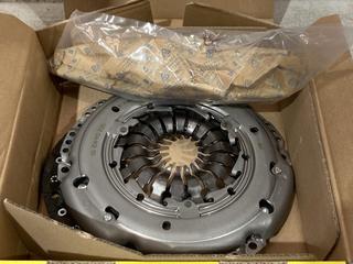 Lot 1061  
            Chesterfield SR45 - Parcel Delivery Only 

                
LUK 622343200 CLUTCH KIT ORIGINAL RRP £226 (LOCATION: C2)
