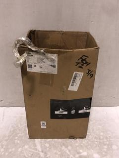 Lot 1072  
            Chesterfield SR45 - Parcel Delivery Only 

                
TRW PAS PUMP 619720535 ORIGINAL RRP £589 (LOCATION: C3)