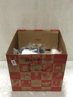 Lot 1087  
            Chesterfield SR45 - Parcel Delivery Only 

                
BOX OF ASSORTED ARENA SWIMWEAR TO INCLUDE WOMENS TEAM SWIMSUIT TECH SOLID 750-NAV...