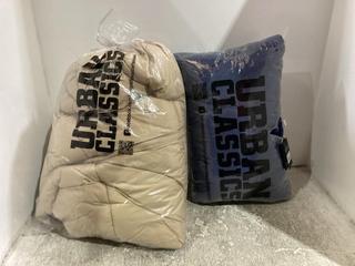 Lot 1174  
            Chesterfield SR45 - Parcel Delivery Only 

                
2 X URBAN CLASSICS CLOTHING ITEMS TO INCLUDE URBAN CLASSICS RAGLAN PUFFER JACKET ...