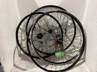 Lot 1311  
            Chesterfield SR45 - Parcel Delivery Only 

                
4 X ASSORTED BIKE WHEELS TO INCLUDE KX 700C BIKE WHEEL (LOCATION: B2)