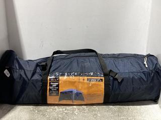 Lot 1337  
            Chesterfield SR45 - Parcel Delivery Only 

                
GAZEBO 300 WITH 2 SIDE PANELS (LOCATION: B3)