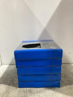 Lot 1364  
            Chesterfield SR45 - Parcel Delivery Only 

                
5 X ASSORTED SHIMANO CHAINWHEELS TO INCLUDE FRONT CHAINWHEEL FC-M315-2 (LOCATION:...