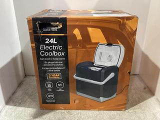 Lot 1371  
            Chesterfield SR45 - Parcel Delivery Only 

                
24L ELECTRIC COOLBOX (LOCATION: B5)