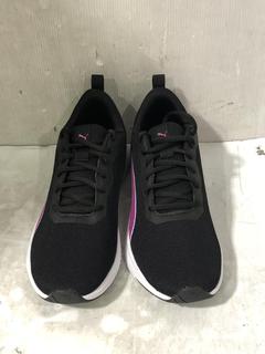 Lot 457  
            Chesterfield SR45 - Parcel Delivery Only 

                
PUMA SUEDE XL UK SIZE 11 (LOCATION: E2)