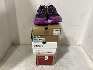 Lot 555  
            Chesterfield SR45 - Parcel Delivery Only 

                
4 X ASSORTED FOOTWEAR TO INCLUDE ASICS GEL-TRABUCO 12 WOMENS TRAINERS UK SIZE 5.5...