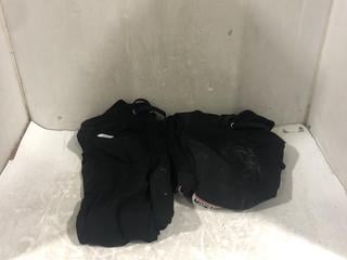 Lot 608  
            Chesterfield SR45 - Parcel Delivery Only 

                
MOCHINO JUMPER AND JOGGERS SIZE MEDIUM (LOCATION: E6)