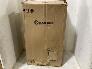 Lot 646  
            Chesterfield SR45 - Parcel Delivery Only 

                
MAXI-COSI CABRIOFIX I-SIZE 40CM-75CM BABY CAR SEAT (LOCATION: E7)