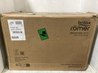 Lot 647  
            Chesterfield SR45 - Parcel Delivery Only 

                
BRITAX ROMER RIDER BR JADE GREEN CAR SEAT (LOCATION: E7)
