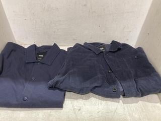 Lot 745  
            Chesterfield SR45 - Parcel Delivery Only 

                
VANS XL TORREY CANVAS COACH JACKET + VANS DRILL CHORE CHORDUROY XL JACKET (LOCATI...