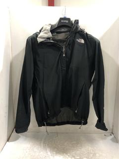 Lot 775  
            Chesterfield SR45 - Parcel Delivery Only 

                
THE NORTH FACE BLACK MEDIUM COAT (LOCATION: D2)
