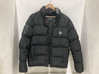 Lot 790  
            Chesterfield SR45 - Parcel Delivery Only 

                
BLACK TRAPSTAR MEDIUM COAT (LOCATION: D3)