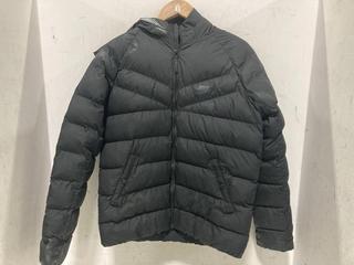 Lot 797  
            Chesterfield SR45 - Parcel Delivery Only 

                
NIKE BLACK XL COAT (LOCATION: D3)