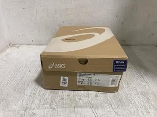 Lot 802  
            Chesterfield SR45 - Parcel Delivery Only 

                
ASICS GEL-KAYANO 14 UK SIZE 10 TRAINERS (LOCATION: D4)