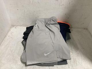 Lot 816  
            Chesterfield SR45 - Parcel Delivery Only 

                
6 X ASSORTED CLOTHING ITEMS TO INCLUDE NIKE DRI-FIT GREY MEDIUM (LOCATION: D4)