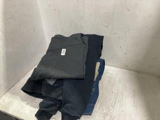 Lot 832  
            Chesterfield SR45 - Parcel Delivery Only 

                
4 X ASSORTED CLOTHING ITEMS TO INCLUDE ADIDAS SPORTS ESSENTIALS XL LEGGINGS (LOCA...
