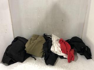 Lot 856  
            Chesterfield SR45 - Parcel Delivery Only 

                
6 X ASSORTED CHILDRENS CLOTHING ITEMS TO INCLUDE BOSS HUGO BOSS 11/12 JOGGING BOT...