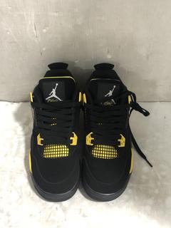 Lot 871  
            Chesterfield SR45 - Parcel Delivery Only 

                
NIKE AIR JORDAN RETRO 4 UK SIZE 6 BLACK TRANSPARENT/ YELLOW (LOCATION: D6)