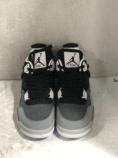 Lot 873  
            Chesterfield SR45 - Parcel Delivery Only 

                
NIKE AIR JORDAN RETRO 4 U SIZE 11 TRAINERS (LOCATION: D6)