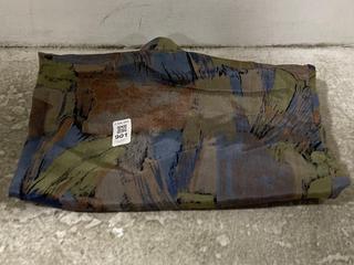 Lot 901  
            Chesterfield SR45 - Parcel Delivery Only 

                
CHRISTIAN DIOR SIZE 43/44 SILK SHIRT (LOCATION: D7)