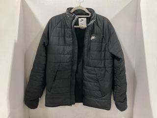 Lot 909  
            Chesterfield SR45 - Parcel Delivery Only 

                
NIKE THERMA-FIT EXTRA SMALL COAT (LOCATION: D7)