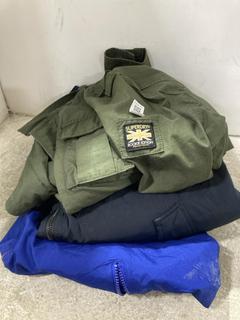 Lot 911  
            Chesterfield SR45 - Parcel Delivery Only 

                
3 X ASSORTED COATS TO INCLUDE GREEN THE ROOKIE BY SUPERDRY COAT UK SIZE 12 (LOCAT...
