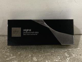 Lot 914  
            Chesterfield SR45 - Parcel Delivery Only 

                
GHD ORIGINAL PROFESSIONAL STYLER (LOCATION: D7)