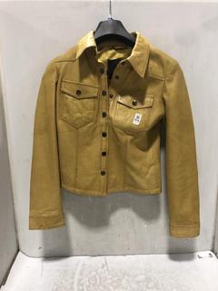 Lot 918  
            Chesterfield SR45 - Parcel Delivery Only 

                
GOOSECRAFT JACKET 106 GOLD SIZE SMALL (LOCATION: D8)