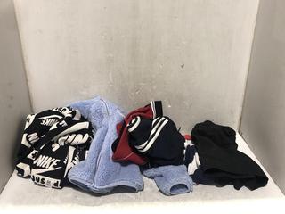 Lot 922  
            Chesterfield SR45 - Parcel Delivery Only 

                
5 X ASSORTED CHILDRENS CLOTHING ITEMS TO INLUDE RALPH RALPH LAUREN SIZE 4/4T POLO...