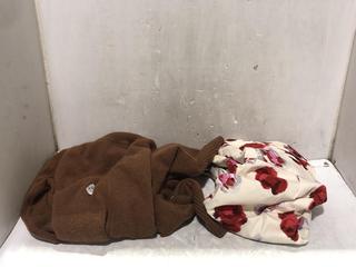 Lot 932  
            Chesterfield SR45 - Parcel Delivery Only 

                
2 X ASSORTED WOMENS CLOTHING ITEMS TO INCLUDE HOBBS LONDON UK SIZE 16 FLORAL PRIN...