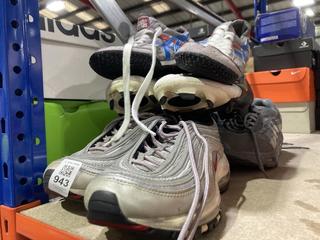 Lot 943  
            Chesterfield SR45 - Parcel Delivery Only 

                
4 X ASSORTED FOOTWEAR TO INCLUDE ONITSUKA TIGER ULTIMATE 81 EX UK SIZE 3 (LOCATIO...
