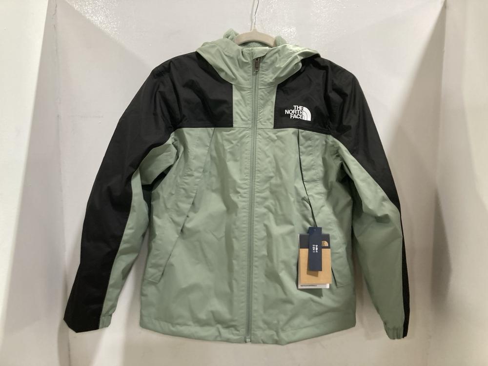 Lot 966  
            Chesterfield SR45 - Parcel Delivery Only 
                
THE NORTH FACE BLACK/GREEN LARGE COAT (LOCATION: D9)