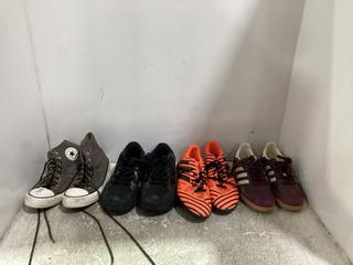 Lot 970  
            Chesterfield SR45 - Parcel Delivery Only 

                
4 X ASSORTED FOOTWEAR TO INCLUDE CONVERSE UK SIZE 8 SNEAKER (LOCATION: D9)