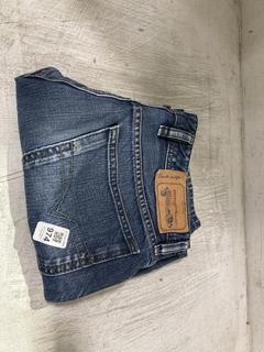 Lot 974  
            Chesterfield SR45 - Parcel Delivery Only 

                
WAYKEE DIESEL INDUSTRY BLUE DENIM JEANS UK SIZE 29 (LOCATION: D10)