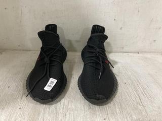 Lot 980  
            Chesterfield SR45 - Parcel Delivery Only 

                
ADIDAS YEEZY BOOT 350 V2 "BRED" SIZE (LOCATION: D10)