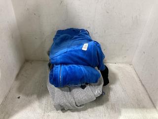 Lot 984  
            Chesterfield SR45 - Parcel Delivery Only 

                
6 X ASSORTED CLOTHING ITEMS TO INCLUDE JUICY COUTURE BLUE JOGGING BOTTOMS SMALL (...
