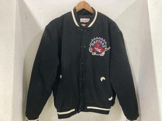 Lot 985  
            Chesterfield SR45 - Parcel Delivery Only 

                
TORONTO RAPTORS VARSITY JACKET LARGE (LOCATION: D10)
