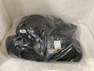 Lot 997  
            Chesterfield SR45 - Parcel Delivery Only 

                
BLACK SUPERDRY SIZE SMALL COAT (LOCATION: D10)