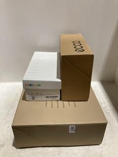 Lot 1102  
            Chesterfield SR44 - Parcel Delivery Only 

                
3 X ASSORTED TRAINERS TO INCLUDE GEOX SMOOTH LEATHER FLAT SHOES SIZE 7 UK (LOCATI...